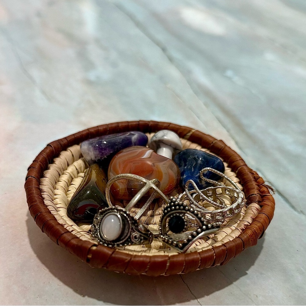 Hand woven traditional palm fiber basket, NWOT